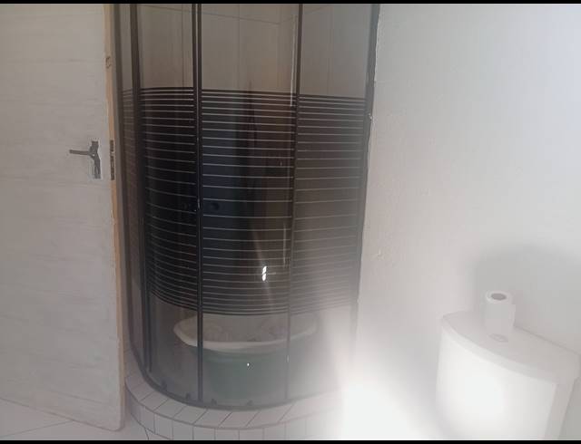 1 BEDROOM FREESTANDING FOR SALE IN DAWN PARK
